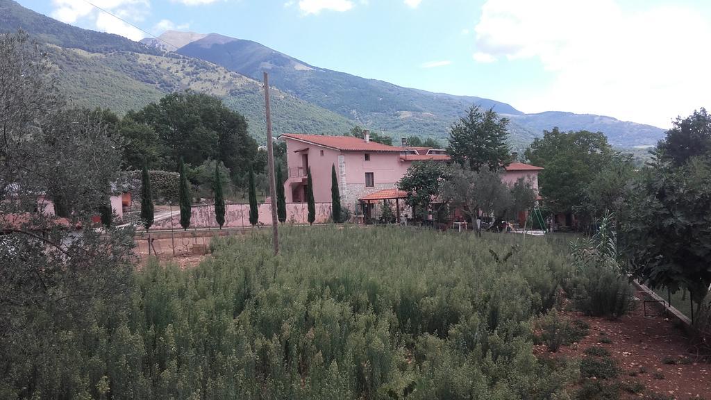 סן דונטו ואל די קומינו Agriturismo La Fattoria מראה חיצוני תמונה